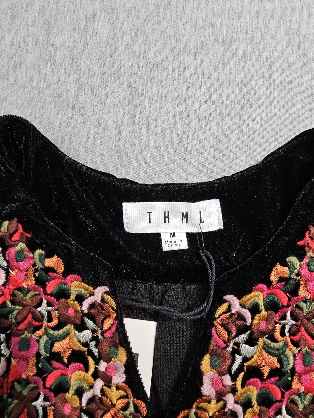 THML Top NWT Womens Floral Embroidered Mixed Media M Boho Tunic - Picture 4 of 10